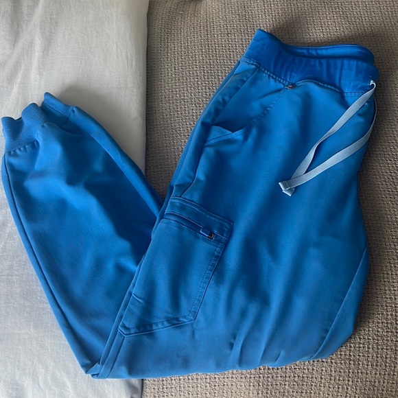 Figs Zamora Jogger Scrub Pants Size Medium Capri Blue - Picture 2 of 2